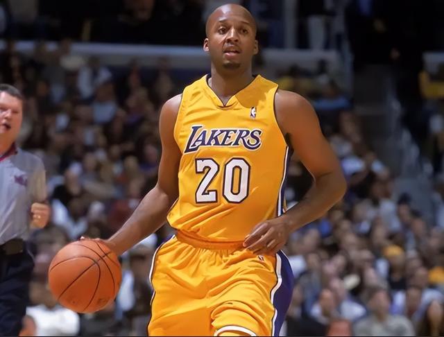 效力了一个, 怎么可能被, 丢了几次投 效力了一个, 怎么可能被, 丢了几次投