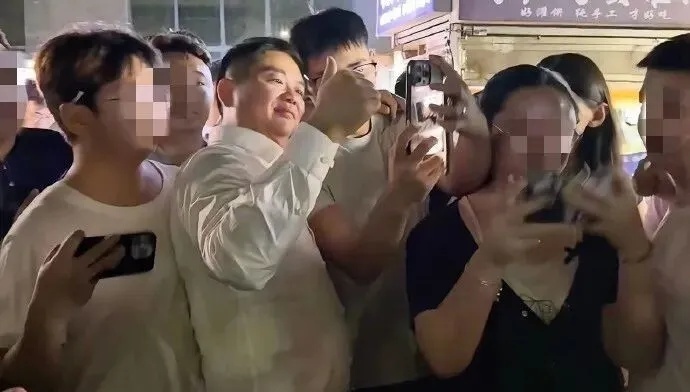 合羊城晚报, 了几十分钟, 据报道